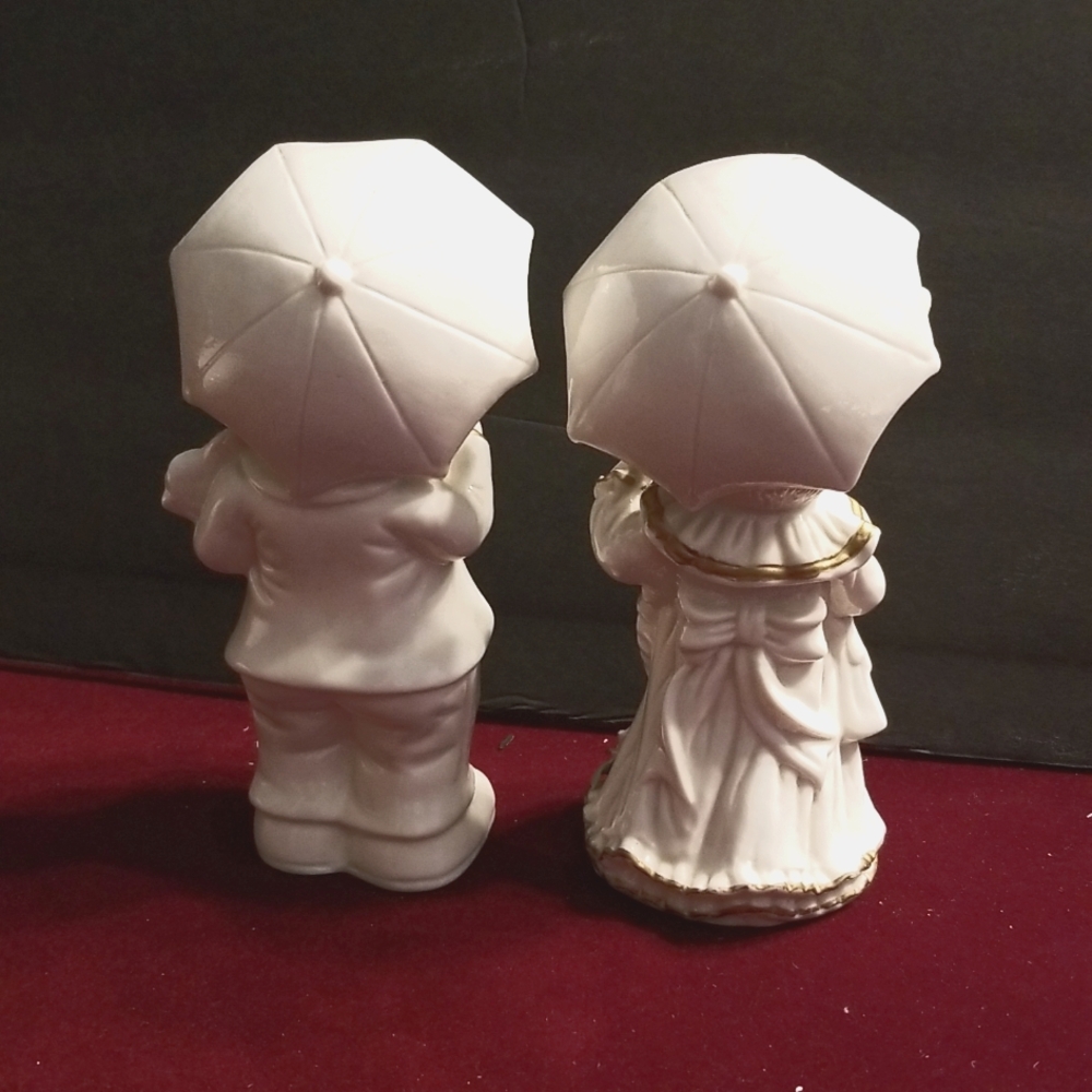 Ceramic Mr/Mrs Rabbit - Picture 2 of 5